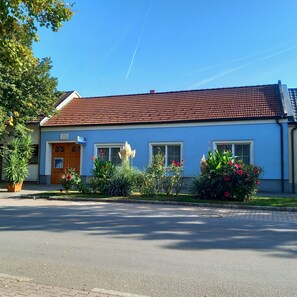 Ferienwohnungen Sattler - Straßenansicht