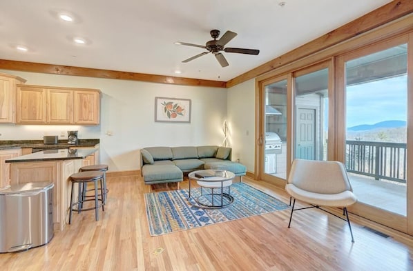 Open Floor Plan--- Kitchen/Living Room