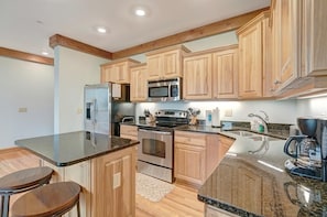 Kitchen--- Granite Counter-tops, Stainless Steel