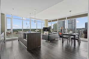 This large corner suite offers everything you need for a memorable trip to Calgary. Enjoy the Telus Sky and Calgary Tower lights from the comfort of home. Take in the beautiful mountain views from your living room. Travelling during Stampede? Watch the show from above, including the nightly fireworks.