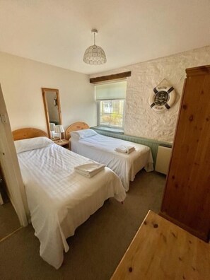 Magpie cottage twin bedroom