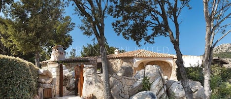 villa for rent in Porto Cervo with private pool and panoramic sea view