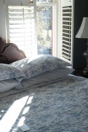Queen Size Bed (2)