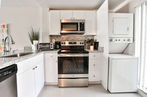 103 ART_1BR DESIGNER WRIVERVIEW  with appliances.