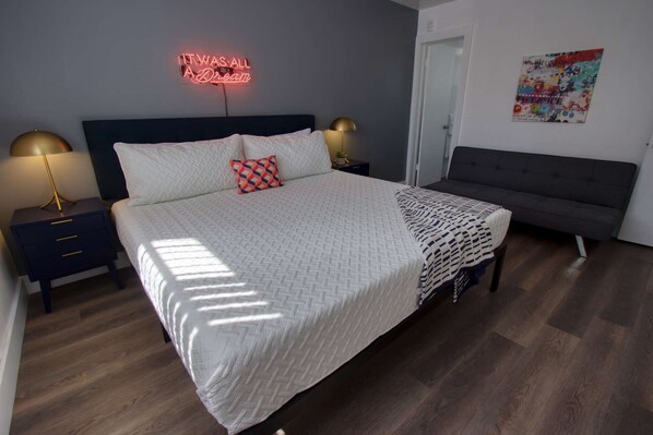 - Bed.