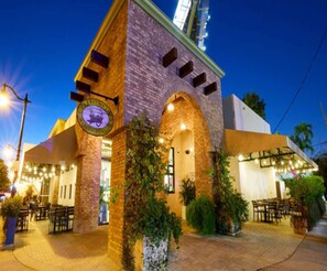 Perricone's Marketplace &amp; Cafe..