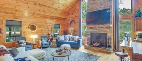 Ellijay Vacation Rental | 4BR | 3.5BA | 2,800 Sq Ft | Stairs Required
