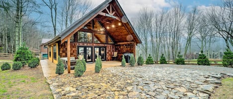 Beech Mountain Vacation Rental | 2BR | 2BA | 1,125 Sq Ft | Steps to Access