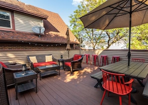 Beautiful upstairs rooftop to enjoy!