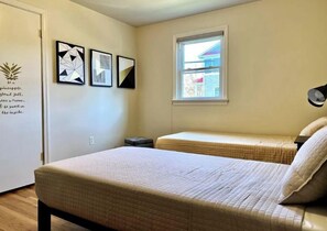 2 Twins bed