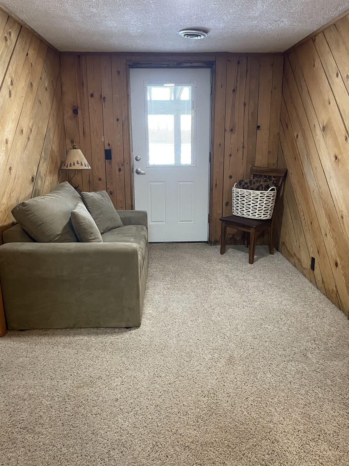 Cozy Cabin, View of Boyne Mountain! Skybridge, Snowboard, Ski, Golf, Bike, Hike!