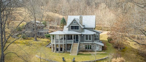 Welcome to Whisper Mountain Lodge!
