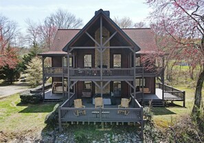 River Ridge Retreat- Ocoee river cabin rental