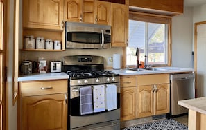 Gas range oven, dishwasher, microwave, toaster, kettle, French press