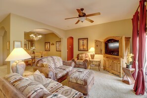 Living Room | Free WiFi | Central A/C