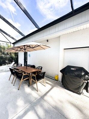 屋外ダイニングエリア