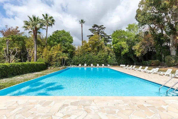piscine à débordement