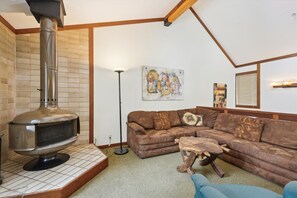 upper level-living area-_dsc7262