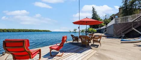 Sitting area by the docks.