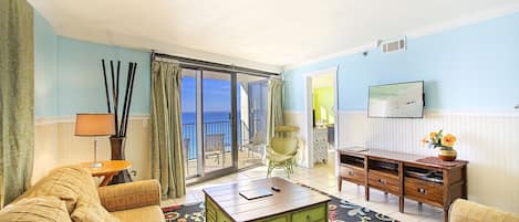 21-Beachside-Towers-4125-Living