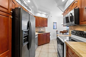 Surfside 1407 Kitchen
