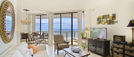 20-Surfside-1407-Living