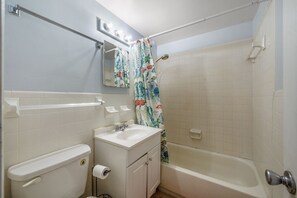 Rinse off and get ready for some more family fun after a day on the beach.