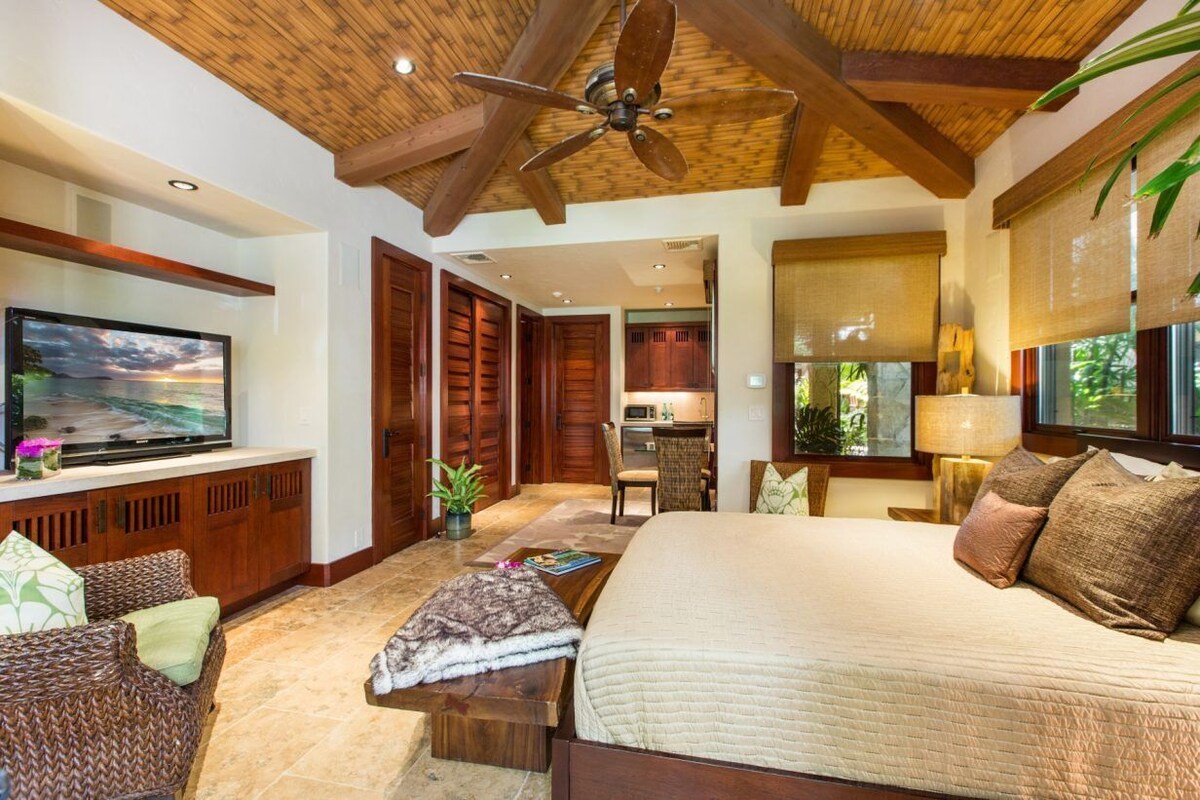 Ultra Luxury Oceanfront 8 BD 8.5 BA Pool & Hot Tub in Diamond Head