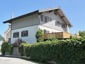 Hausansicht von der Seite