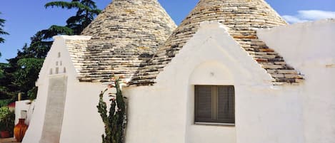 Vista  Trulli dal piazzale esterno