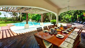 Outdoor dining