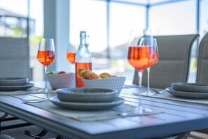 Al Fresco Dining