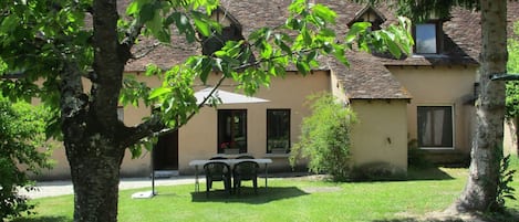 Jardin clos et privatif  Gîte La Cistude