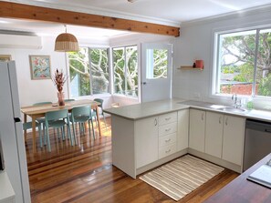 Kitchen & dining area