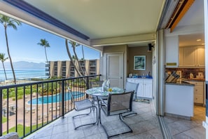 Indoor/Outdoor living at it's best