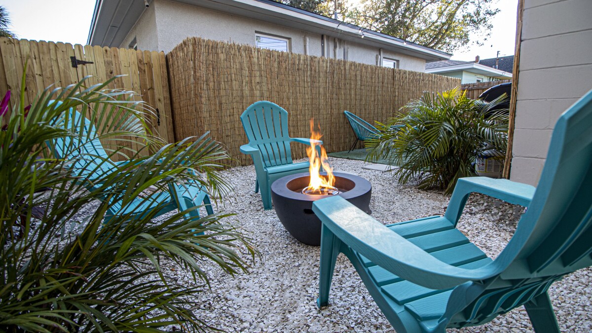 Beachy chic gulfport cottage