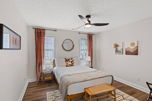 Queen bed with charger, Roku TV, dresser and closet 