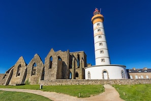 Phare saint Mathieu et l'ancienne abbaye à 15 min de voiture