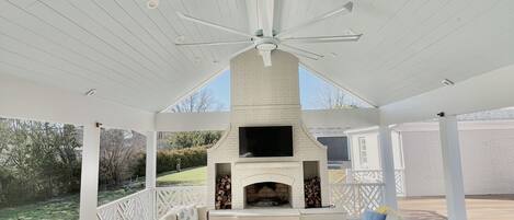 Huge Covered Porch 