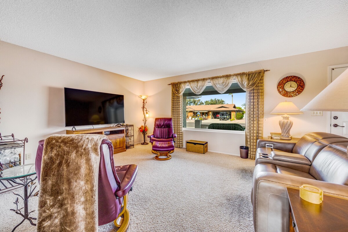 Dog-friendly, golf course adjacent home with a pool, hot tub, & fitness center