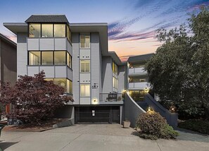 Apartment building