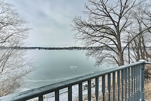 Private Wraparound Deck | 4-Story House | Lake Access
