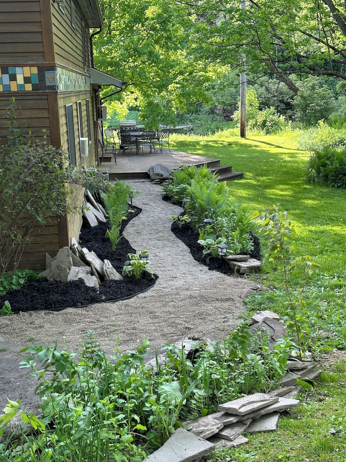 Spacious, private and peaceful 1st floor Apartment on Fly Creek