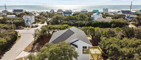 Ocean views from porch! Book with Laura (404)606-3473 or leburrows@gmail.com