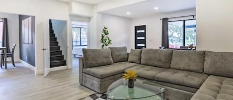 Miami Vacation Rental | 4BR | 2.5BA | 2,200 Sq Ft | 3 Steps to Enter