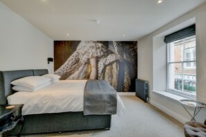 The queens room. Super king bed or twin on request when booking. Ensuite.