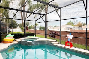 Instagrammable pool with jacuzzi