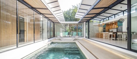 Private pool and BBQ area, grill & chill.