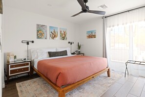 Saguaro Suite with ensuite bathroom (Cal king bed W/ Casper mattress)