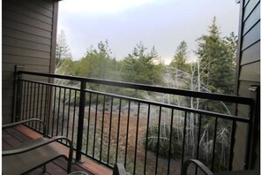 Private Deck to Deschutes National Forest